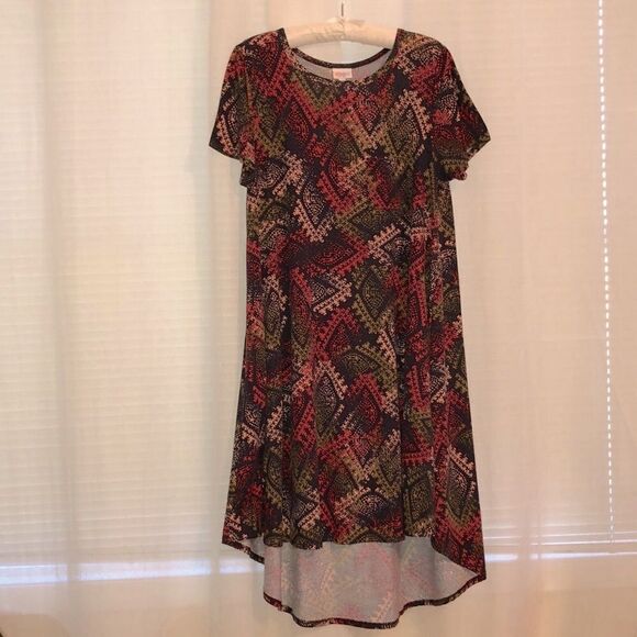 LuLaRoe Carly M Black Red Green Nude Short Sleeve High Low Dress - Picture 1 of 14